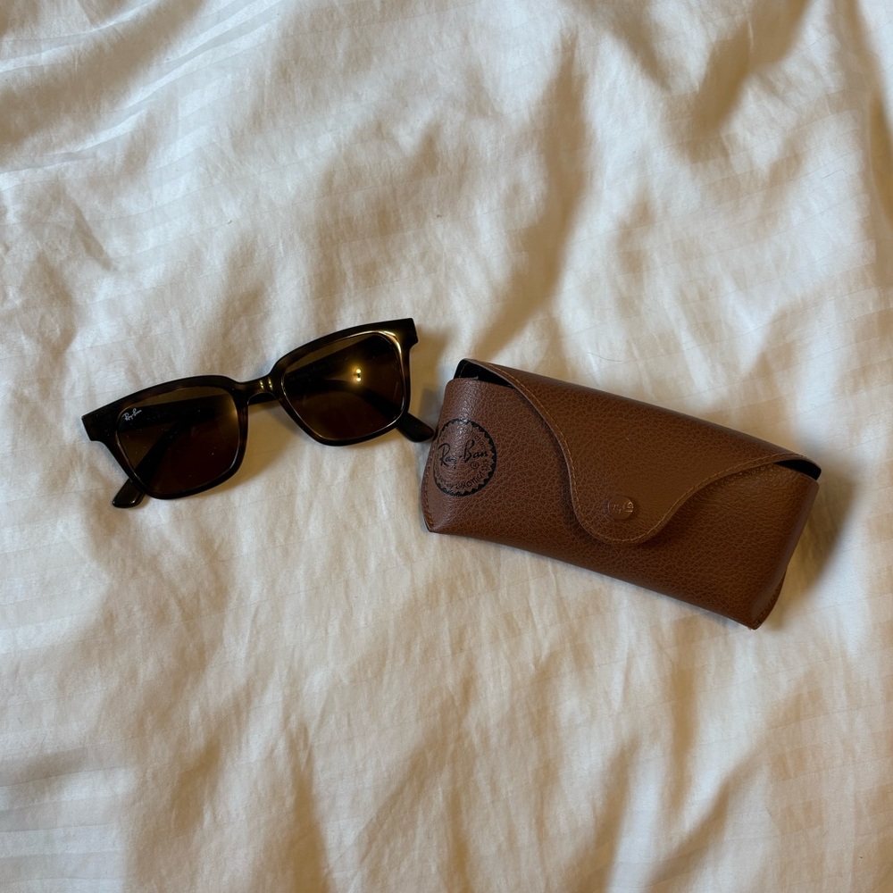 rayban’s with case